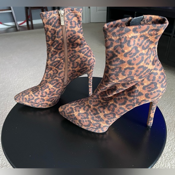 Jessica Simpson Shoes - Jessica Simpson Women's Alliye Pointed Toe Stiletto Heeled
Ankle Booties